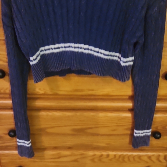Forever 21 Blue V-Neck Cropped Cableknit Preppy Sweater - Picture 4 of 5